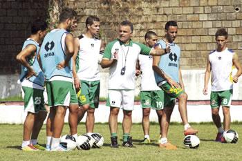 Les Canaris s'inclinent face au Fus Rabat                                    JS KABYLIE