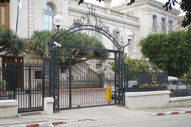 Elle l'éborgne et écope de huit ans de prison