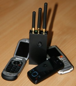 L'installation de brouilleurs de téléphones mobiles dans les centres d'examen, durant le baccalauréat 2017 « Pas à l'ordre du jour » pour Benghabrit