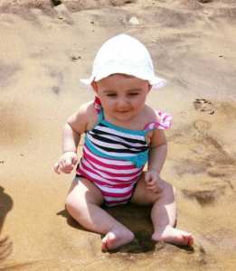 إليكِ أهم النصائح لحماية طفلك من أشعة الشمس