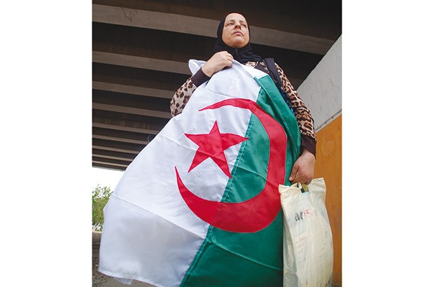 Une mère de famille décide de marcher d'Oran à Alger