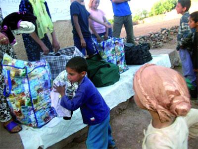 Des habits neufs remis à des enfants orphelins à Tébessa et à Tissemsilt À l'occasion de l'Aïd el-fitr