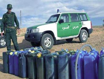 حجز سيارتين محملتين ب 2800 لتر من الوقود في تبسة                                    في مداهمة لقوات الدرك الوطني بإقليم الشريعة وبئر العاتر