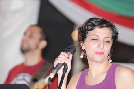 métissage des sons et des styles                                    Concert du groupe Contrast au Palais de la Culture à Alger