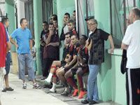 En amical : après un envahissement de terrain au stade Benhaddad                                    Les Usmistes refusent de donner la réplique au RCK