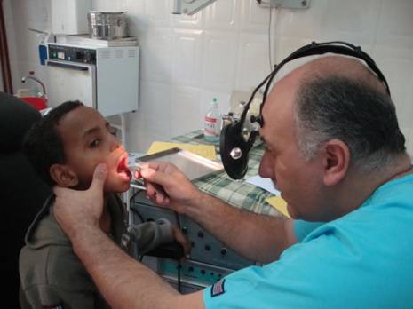 des victimes des radiations abandonnées                                    Des enfants sourds-muets de Reggane en attente d'implants cochléaires