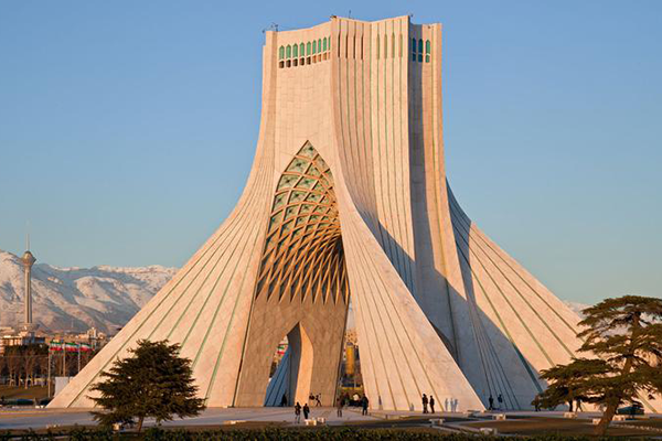 مفهوم المرجعية في التجربتين الإيرانية والماليزية