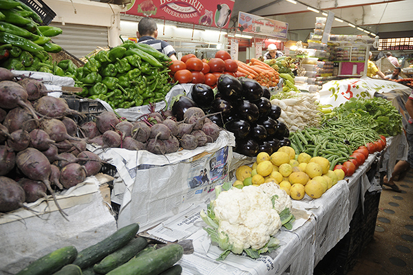 الأسعار في المتناول بأسواق الوادي مع دخول رمضان