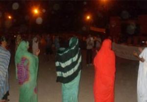 وقفة سلمية للمعتصمين الصحراويين بساحة الكرامة أمام مقر الولاية بشارع أكادير بمدينة كليميم