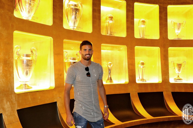 Un défenseur argentin signe au Milan AC