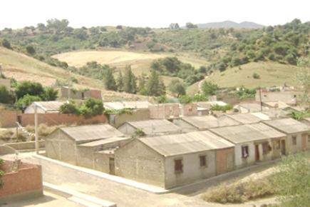 سكنات ريفية منجزة حديثا في حامة بوزيان بقسنطينة دون شبكات