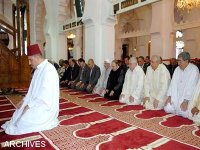 Le président Bouteflika accomplit la prière de l'Aïd el-Fitr à la Grande Mosquée d'Alger