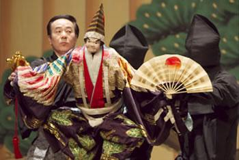 Il était une fois une princesse amoureuse d'un prince...                                    LE THEÂTRE TRADITIONNEL DE MARIONNETTES JAPONAIS BUNRAKU S'INVITE À ALGER
