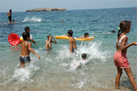 300 enfants visiteront les plages de Zéralda                                    Le plan bleu se poursuit à Constantine