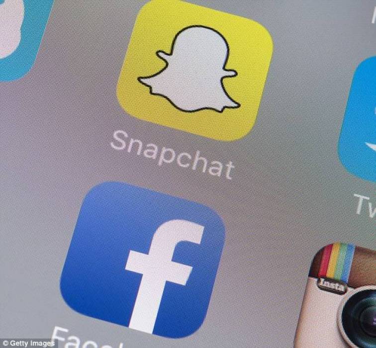 فايسبوك تنافس سناب شات من خلال تطبيق 