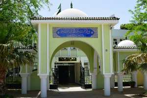 عمّال مقرّ ولاية المدية في وقفة احتجاجية