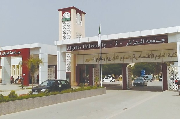 Les enseignants réclament le départ du recteur