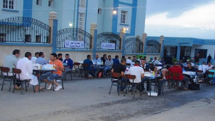 Sûreté de la wilaya d'Alger : Un Iftar collectif au niveau du barrage sécuritaire 