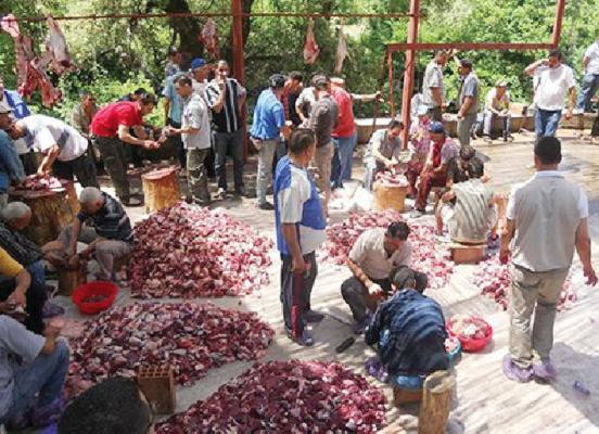 تعتبر فرحة عند الأغنياء والفقراء على حد سواء رمضان يحيي عادة «الوزيعة» عند العائلات التلمسانية