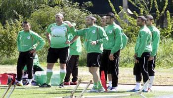 Les joueurs locaux se mettent au biquotidien                                    HALILHODZIC REUNIT SES STAFFS