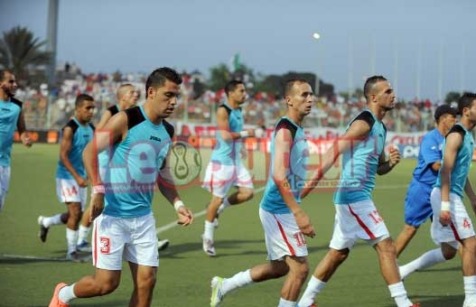 ASO : Ils étaient furieux contre l'équipe Les supporters empêchent l'équipe de s'entraîner