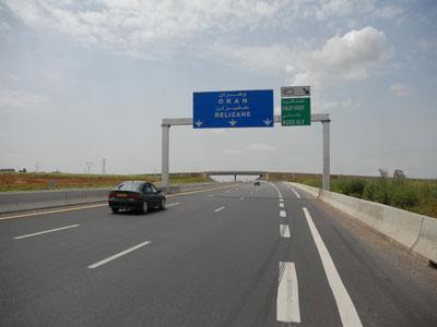 L'autoroute Est-Ouest, la star des projets                                    Plus de 1 200 km d'intrigues