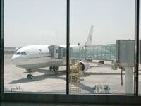 LES VOLS À DESTINATION DE L'ETRANGER AFFICHENT COMPLET                                    Y a-t-il une place dans l'avion '