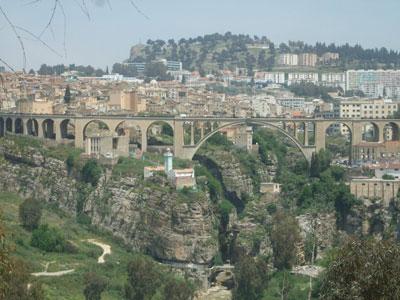 Indifférents, les Constantinois ne s'en soucient même pas                                    RENTREE SOCIALE SEREINE OU AGITEE