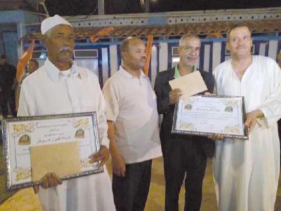 نشاطاتٌ ثقافية وتكريمات للأسرة الفنية ببشار