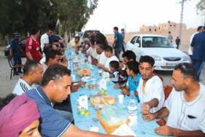 شباب يضربون المثل في العمل التضامني بتندوف