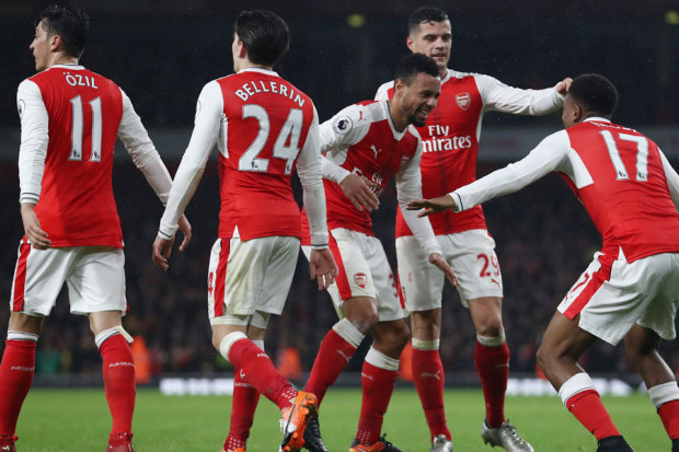 صراع بين ثلاثة أندية إنجليزية للظفر بخدمات نجم أرسنال