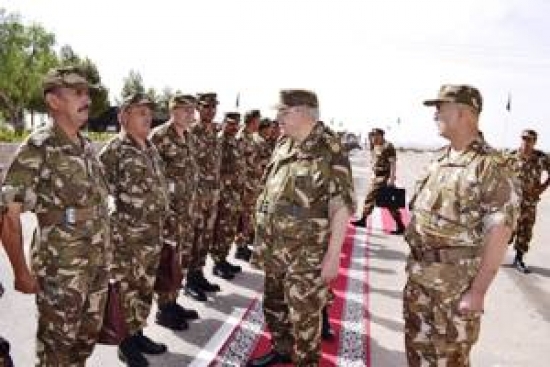 الفريق أحمد ڤايد صالح يتفقد الفرقة 12 مشاة ميكانيكية بالجلفة