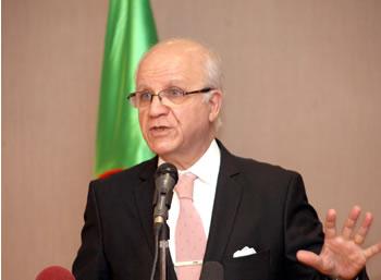 Medelci ferme envers l'ambassadrice d'Allemagne                                    ALGERIENS REFOULES DE L'AEROPORT DE FRANCFURT