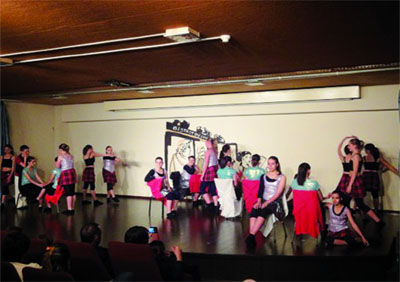 Dans un rapport de complémentarité