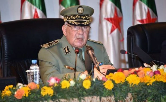 Gaïd Salah en visite dans la 1ère Région militaire : Sérénité, stabilité et quiétude, sont le fruit des efforts laborieux que l'ANP ne cesse de ...