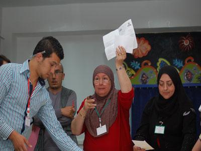 Belkhadem prévoit un meilleur score du FLN qu'aux dernières législatives                                    Affirmant que le parti associera tous ses militants à l'élaboration des listes de candidats aux élections locales