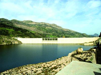 Gagnée, la bataille de l'eau se poursuit en Algérie 65 barrages aquifères et d'autres projets en cours