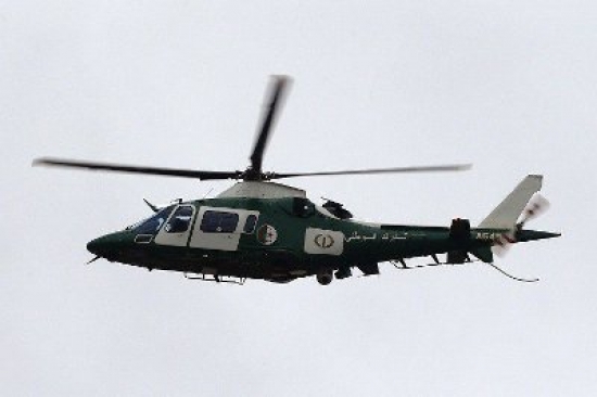 قتيل وجريحان في سقوط طائرة مروحية تابعة للدرك الوطني بالنعامة