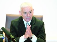 Benattallah s'enquiert des formalités d'embarquement                                    Communauté algérienne à l'étranger