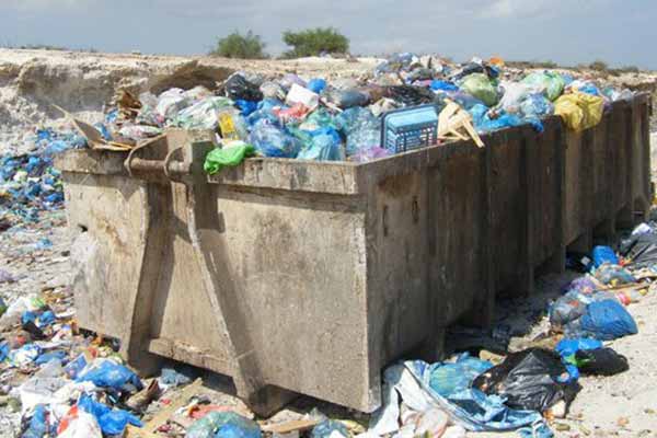 القمامة تشكل ديكورا مقزّزا في البرواقية بالمدية