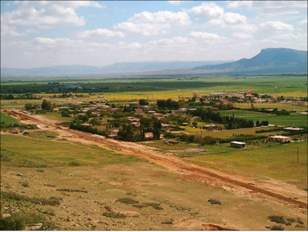 فيما فضلت عائلات النزوح إلى تبسة