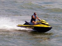 La menace des jet-skis pèse sur les estivants Plages d'Oran