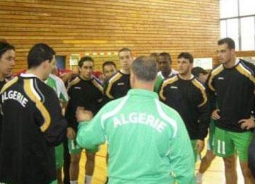 معسكران للمنتخب الوطني لكرة اليد استعدادا لمونديال إسبانيا