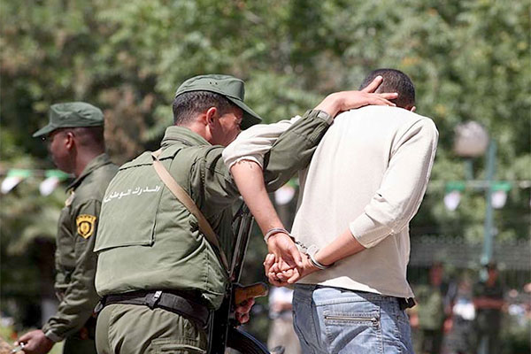 توقيف جامعي حاول تسريب أسئلة البكالوريا بسكيكدة