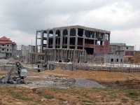 Benbouzid accuse les entreprises de réalisation                                    Déficit en établissements scolaires