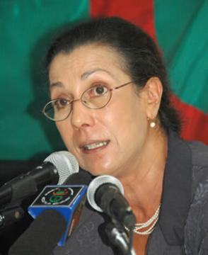 Louisa Hanoune fustige les autorités suisses                                    QUALIFIANT D'INACCEPTABLE LE PROCÈS INTENTE AU GENERAL NEZZAR