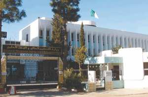 Des étudiants séquestrent des enseignants