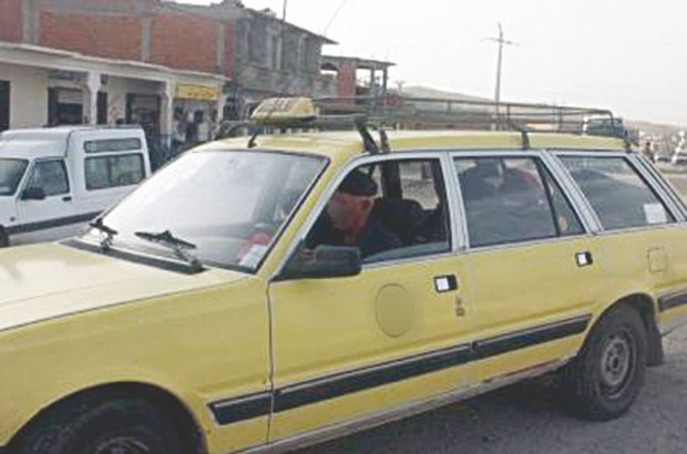 Les chauffeurs de taxi fulminent à Khemis El-Khechna