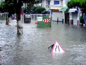 20 morts et 56 blessés en 48 heures                                    Conséquences des intempéries