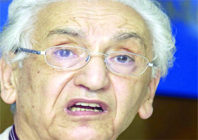 25 militants dont trois élus locaux démissionnent